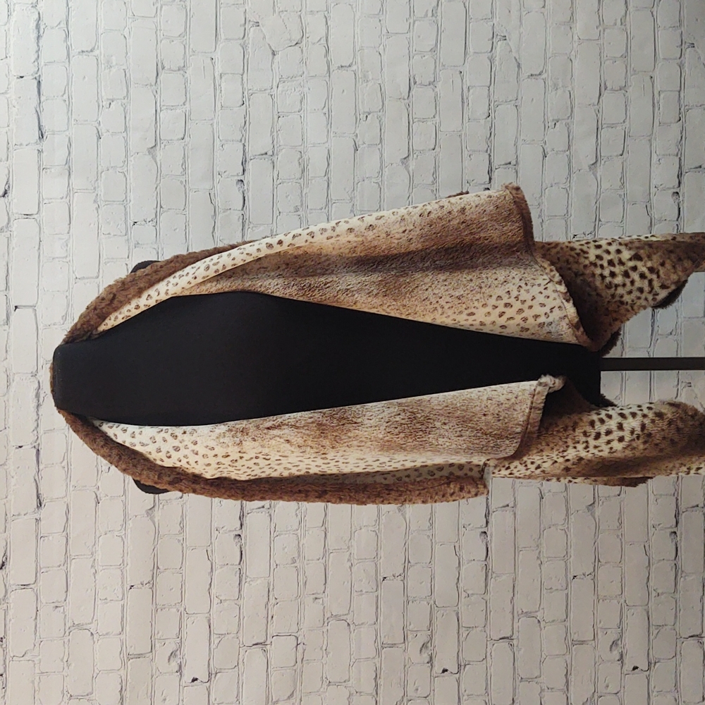 Animal Print Faux Fur Vest - Picture 9 of 10